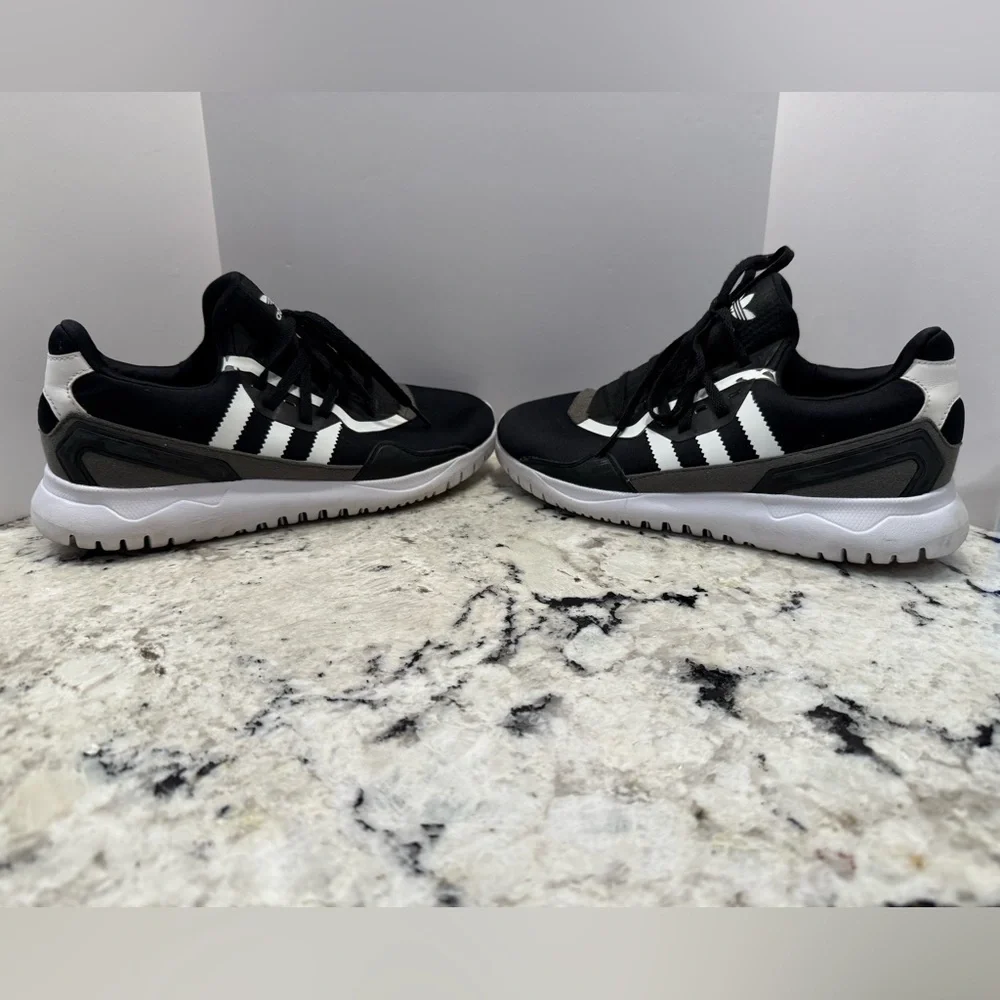 Adidas Cloud form Sneakers - Picture 2 of 6